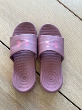 Under Armour Women’s Pink Slide Sandals size 8 Under Armour ladies slides 8